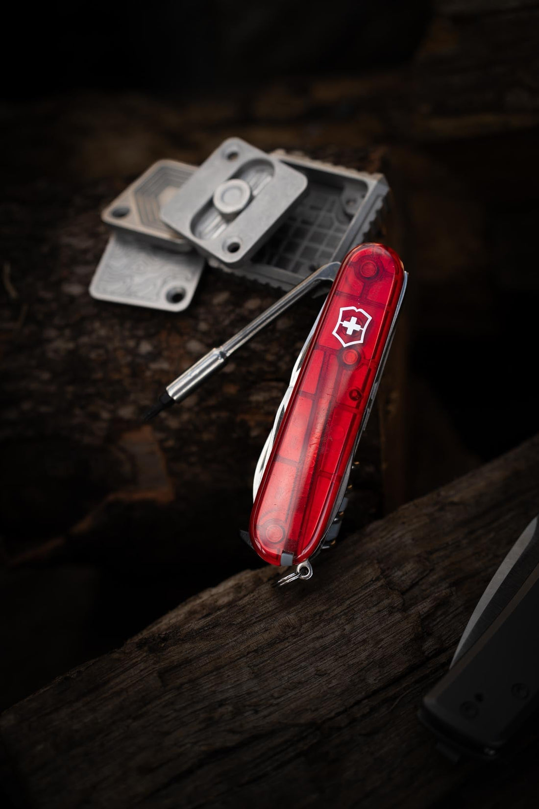 My First Swiss Army Knife Moment — MacGyver, 1990